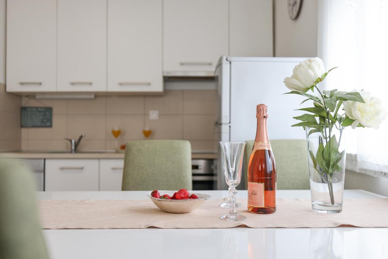 Cozy Niko Apartment - Private Parking And Balcony Zadar Buitenkant foto