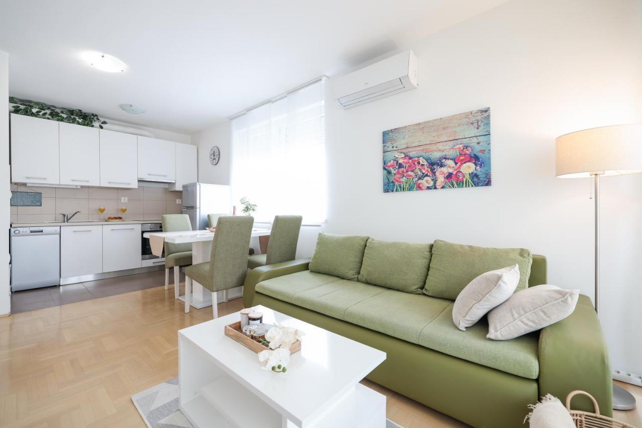 Cozy Niko Apartment - Private Parking And Balcony Zadar Buitenkant foto