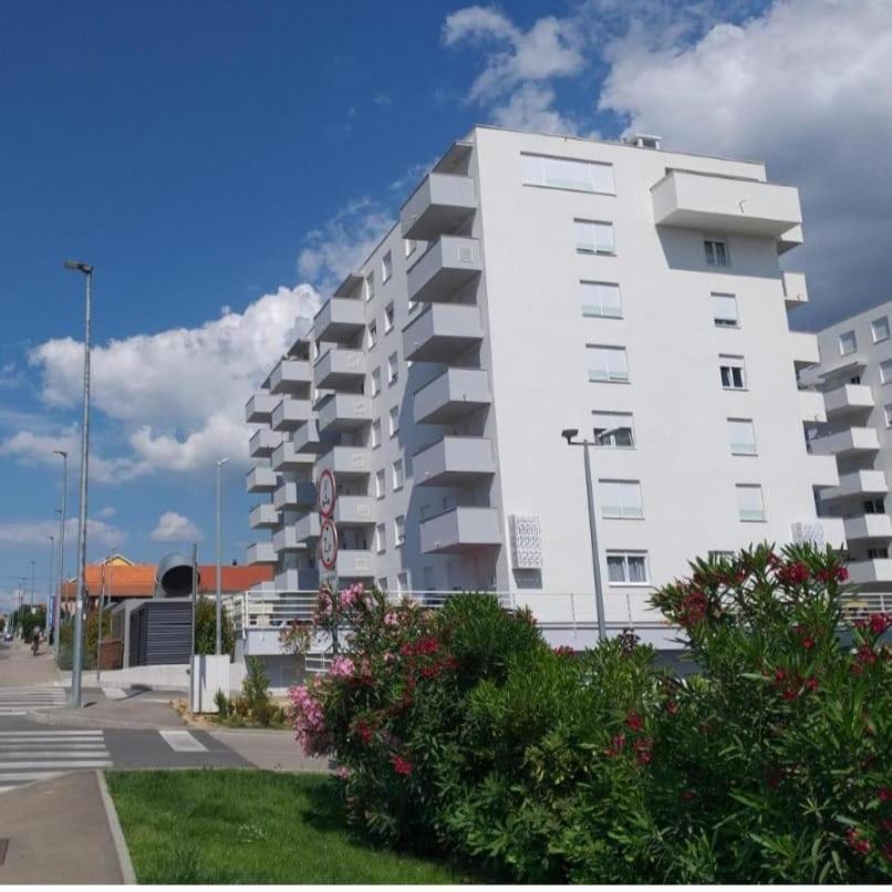 Cozy Niko Apartment - Private Parking And Balcony Zadar Buitenkant foto